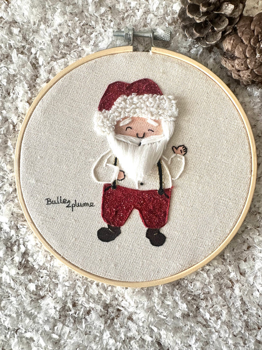 Broderie Père Noël faite main – Décoration de Noël artisanale en lin | Bulle2plume